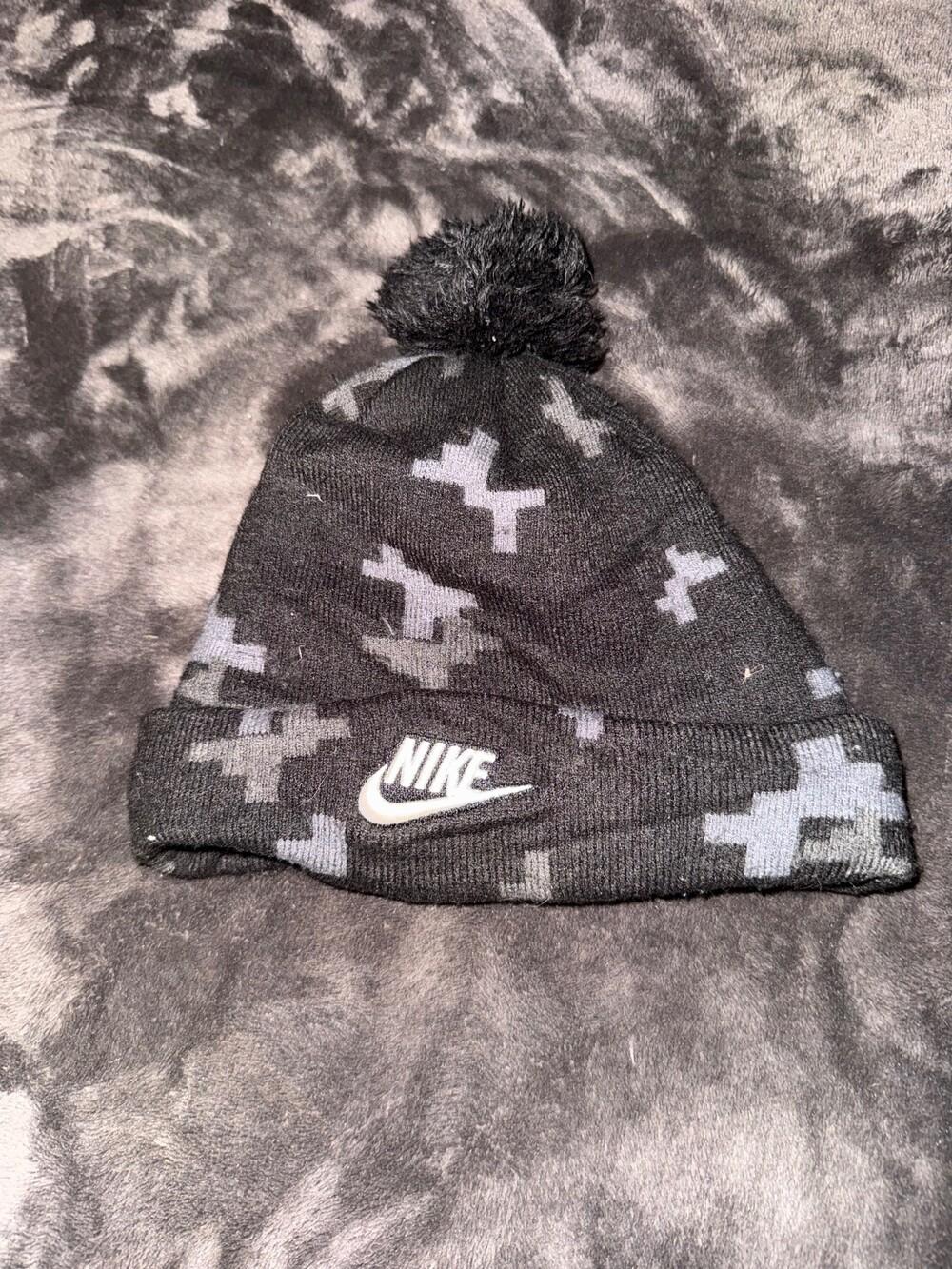 Nike Winter Beanie One Size Black Gray Knit Pom Pom Hat